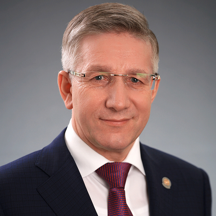Гайзатуллин Радик Рауфович , министр финансов РТ