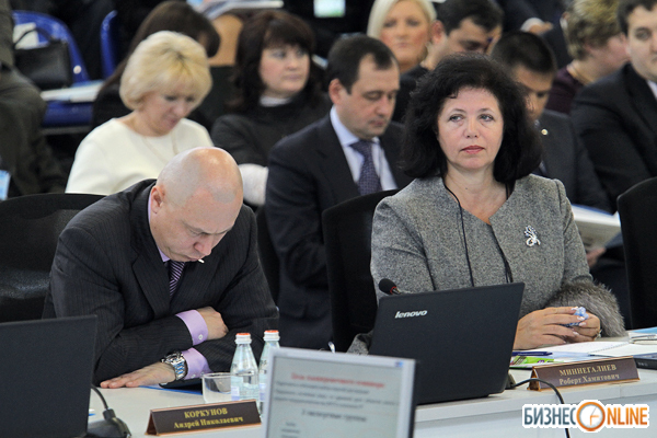 Председатель правления «АК БАРС» Банка Роберт Миннегалиев и Мария Горшунова, гендиректор ООО «Майдан»