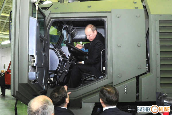 Путин оценивает новый КАМАЗ