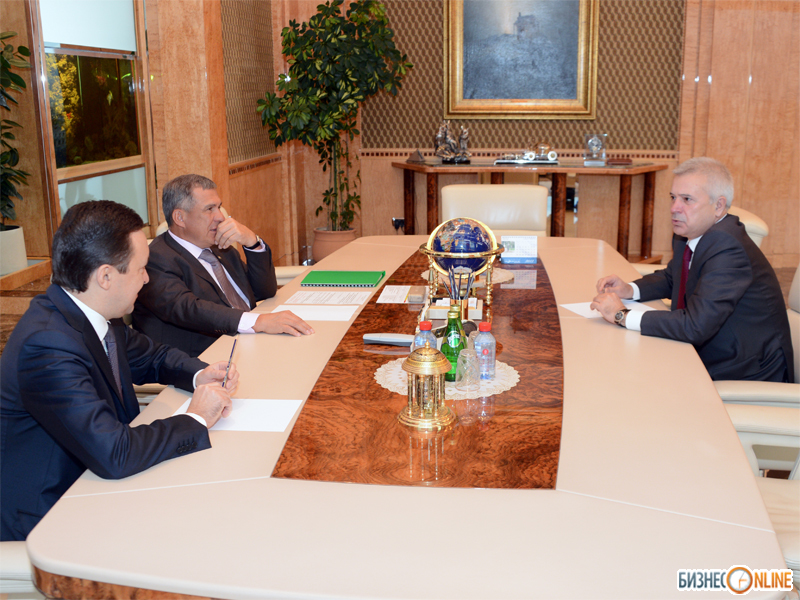 Глава Татарстана Рустам Минниханов встретился с Вагитом Алекперовым в кабмине