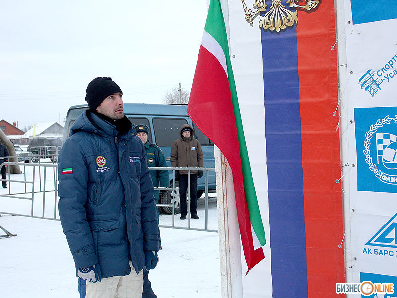 Чемпион Европы Тимур Тимерзянов на поднятии флага Татарстана