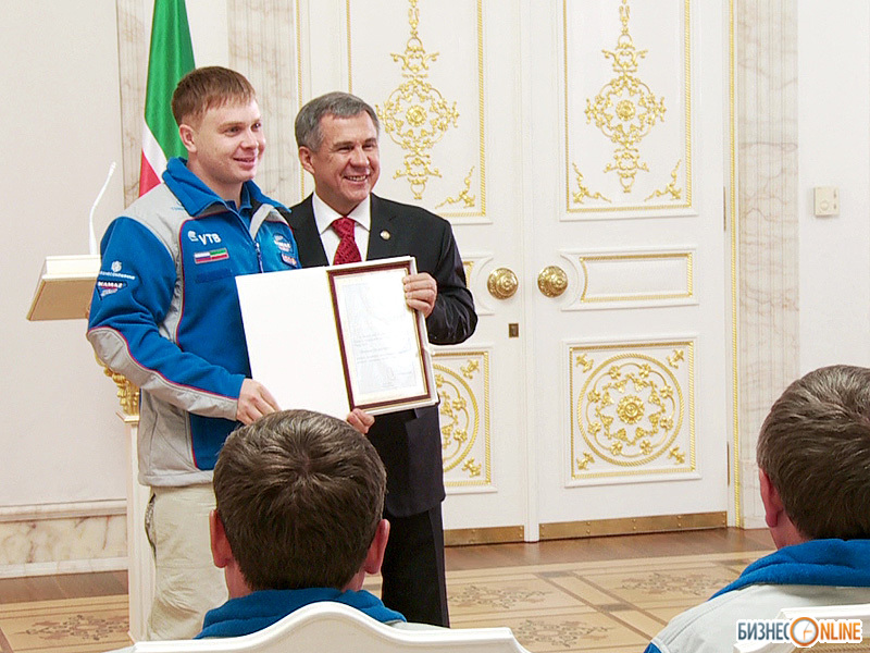 Пилоту Эдуарду Николаеву объявлена благодарность президента Республики Татарстан