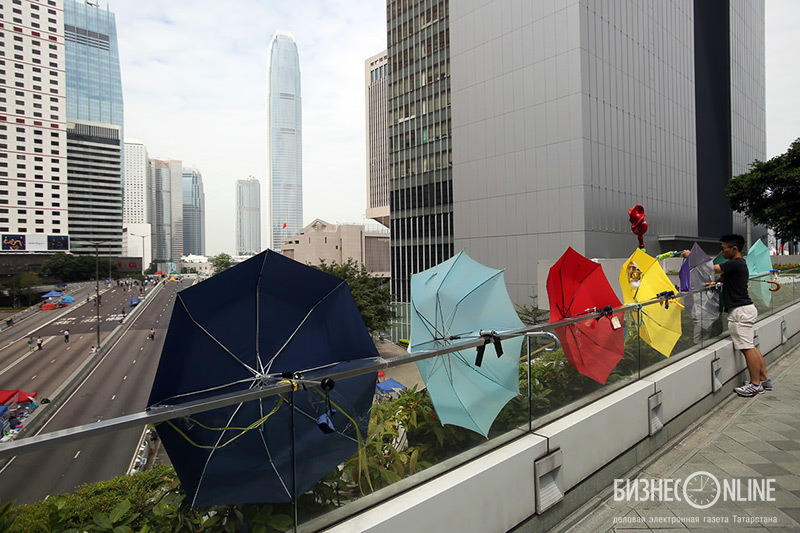 Зонтики как символ китайской революции