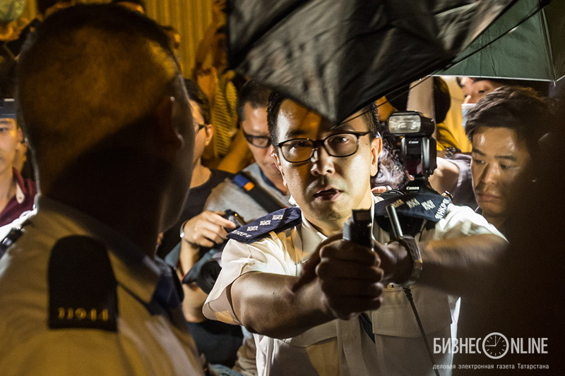 Столкновение между полицейскими и демонстрантами, возникшее из-за ареста одного из студентов. В ход пошли перцовые баллончики. Серьезно никто не пострадал