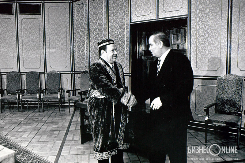 Встреча Сабирова М.Г. с Президентом Узбеки-стана Каримовым И.А. во время официального визита делегации РТ в Узбекистан, 1993 г.
