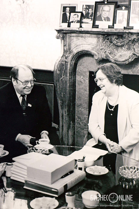 Сабиров М.Г. на встрече в муниципалитете города Бонн с обер-бургомистром госпожой В. Кристианс, 8 декабря 1993 г.