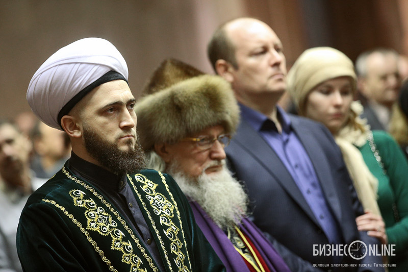 Муфтий Татарстана Камиль Самигуллин (на переднем плане) и верховный муфтий России Талгат Таджуддин