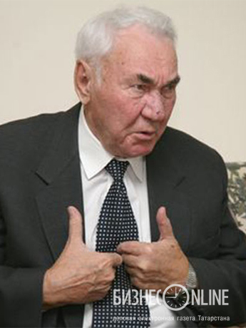 Фикрят Табеев был самым молодым первым секретарем обкома партии (с 1959 года – второй, а с 1960 года – первый секретарь Татарского обкома КПСС)