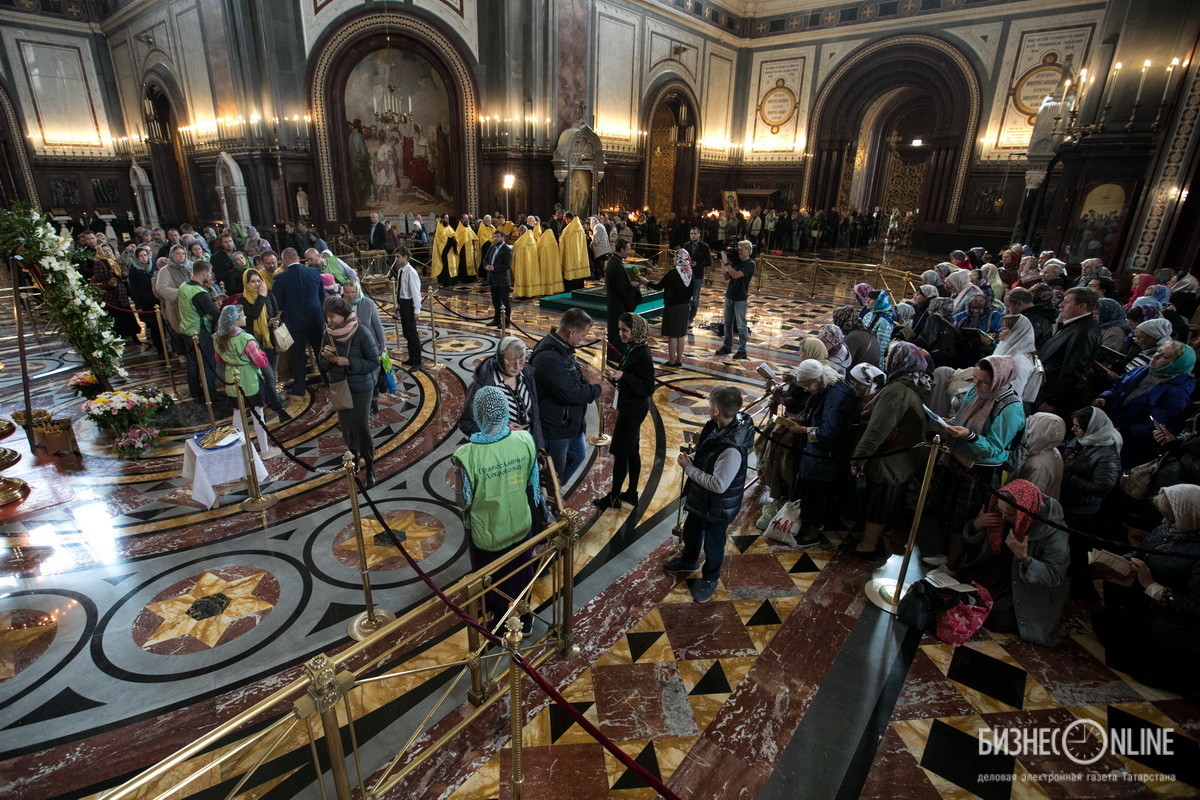 Москва храм мощи спиридона. Мощи Спиридона Тримифунтского в храме Христа Спасителя. Святые мощи в Москве в храме Христа Спасителя. Спиридон Тримифунтский храм Христа Спасителя. Храм Христа Спасителя , мощи 11 святых.