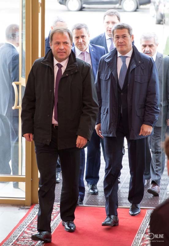 Игорь Комаров (слева) - полпред президента РФ в Приволжском Федеральном округе