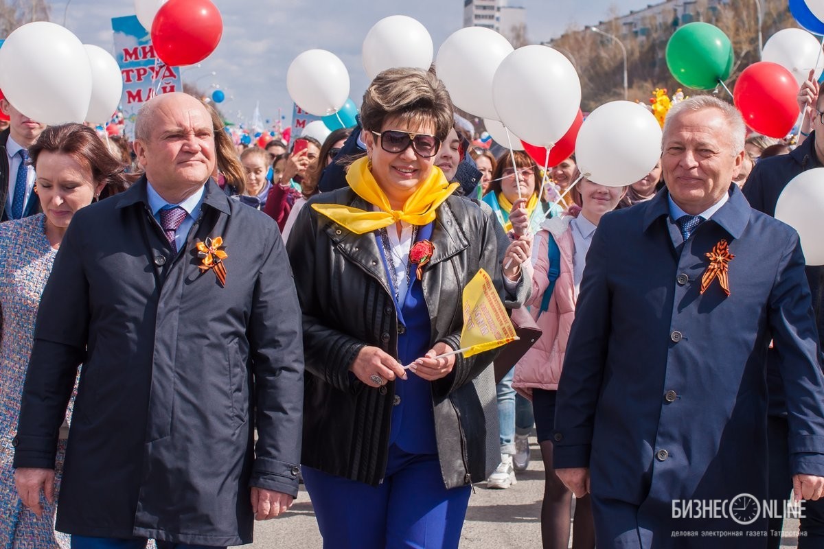 Элита челны. Первомайское шествие 2022 Казань машины. Первомайское шествие 2022 Казань машиных.