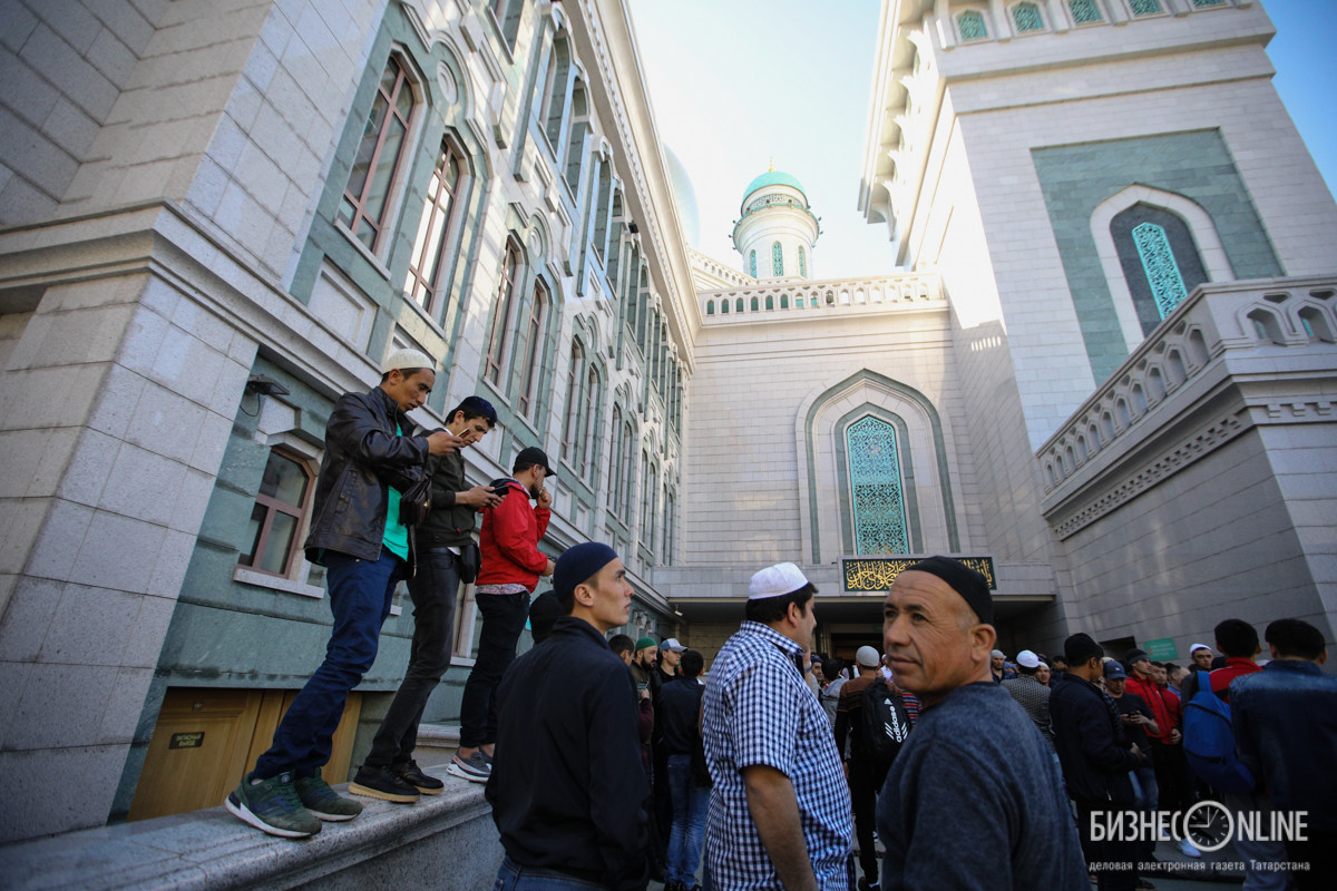 Мусульманская неделя. Джума намаз в Москве в Соборной мечети. Московская Соборная мечеть намаз.