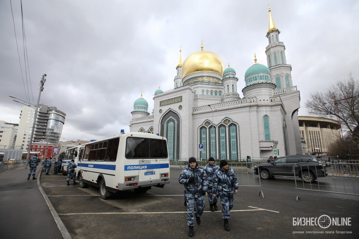 Москва без джума-намаз: ДУМ РФ отменило в столице пятничные молитвы в мечетях