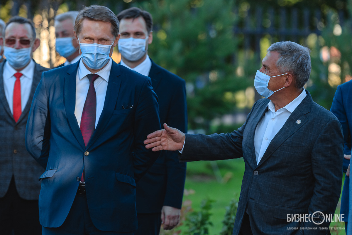 Президент РТ Рустам Минниханов (справа) и министр здравоохранения РФ Михаил Мурашко