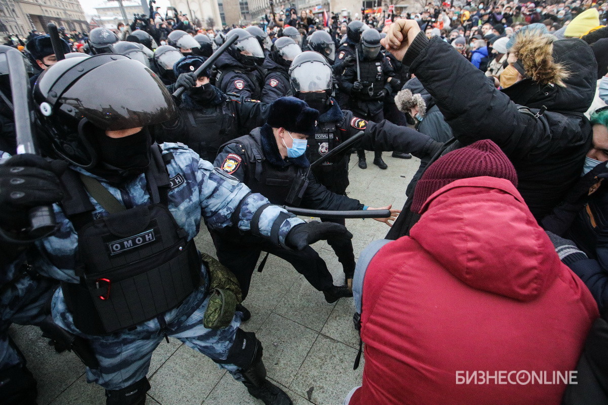 Митинг в москве 17 февраля. Митинг на Пушкинской. Военкомы винтят людей на улице Украины. В Москве собирается митинг в поддержку Стрелкова.