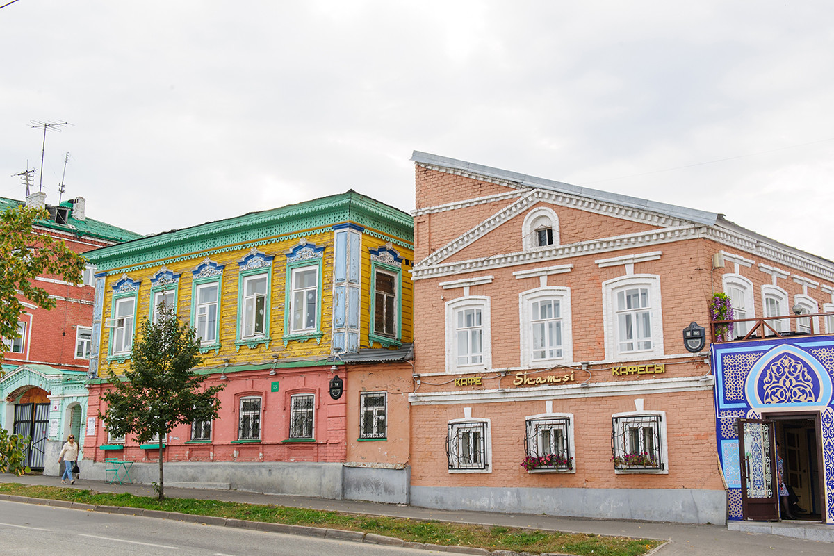 Марджани имя. Мечеть Аль-Марджани Казань. Мечеть Казань улица Каюма Насыри 17. Марджани 8 Елабуга. Мечеть Альметьевск на Марджани.