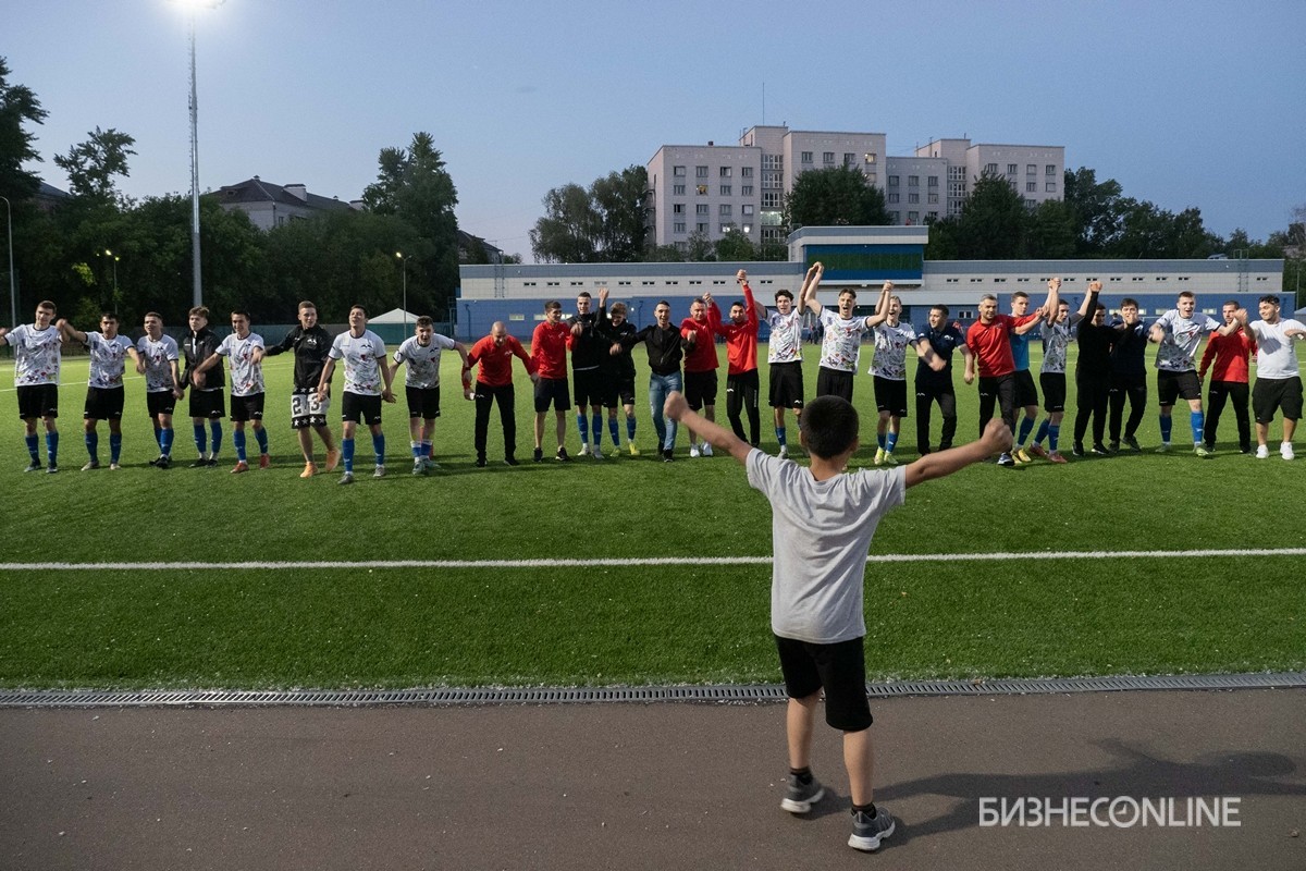 Сокол казань футбол. Стадион электрон Казань. Кубок дерби. Стадион электрон Казань фото. Казанское дерби.