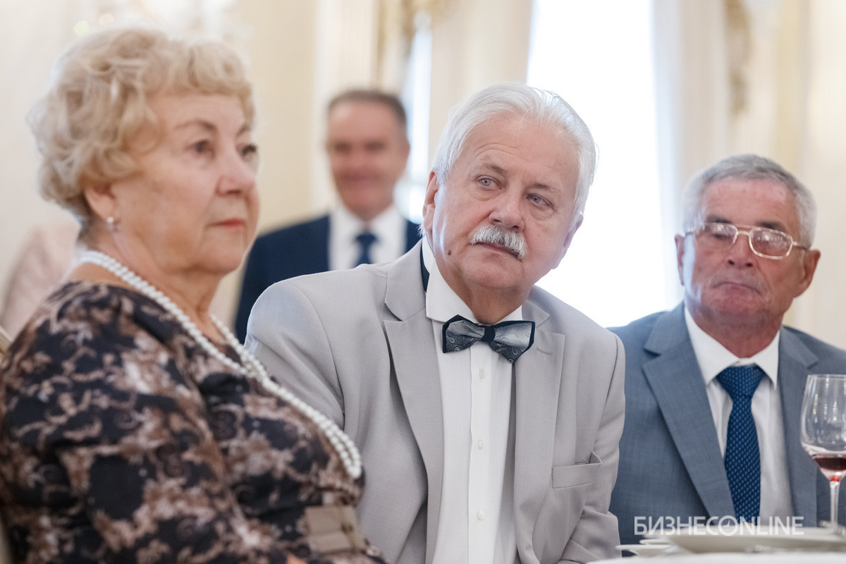 Https family tatarstan ru elections. Жена Минниханова фотография и жена Метшина фотография.