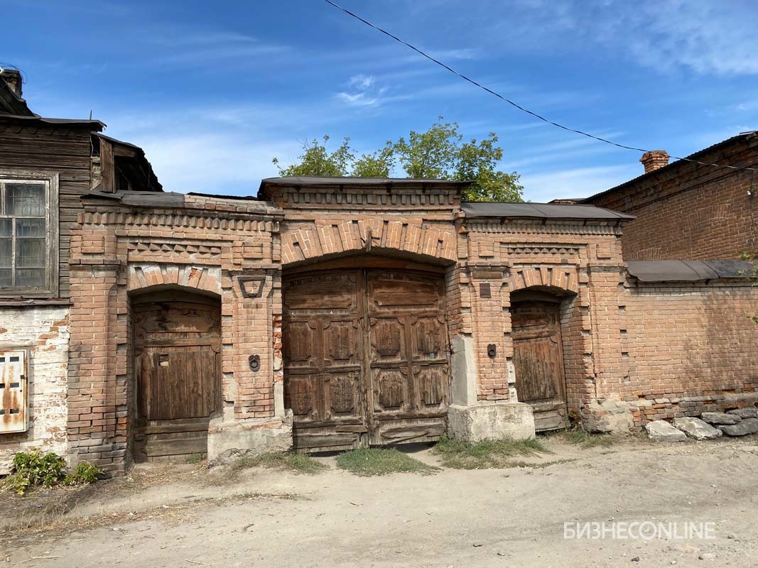 Сохранившиеся ворота старого татарского дома