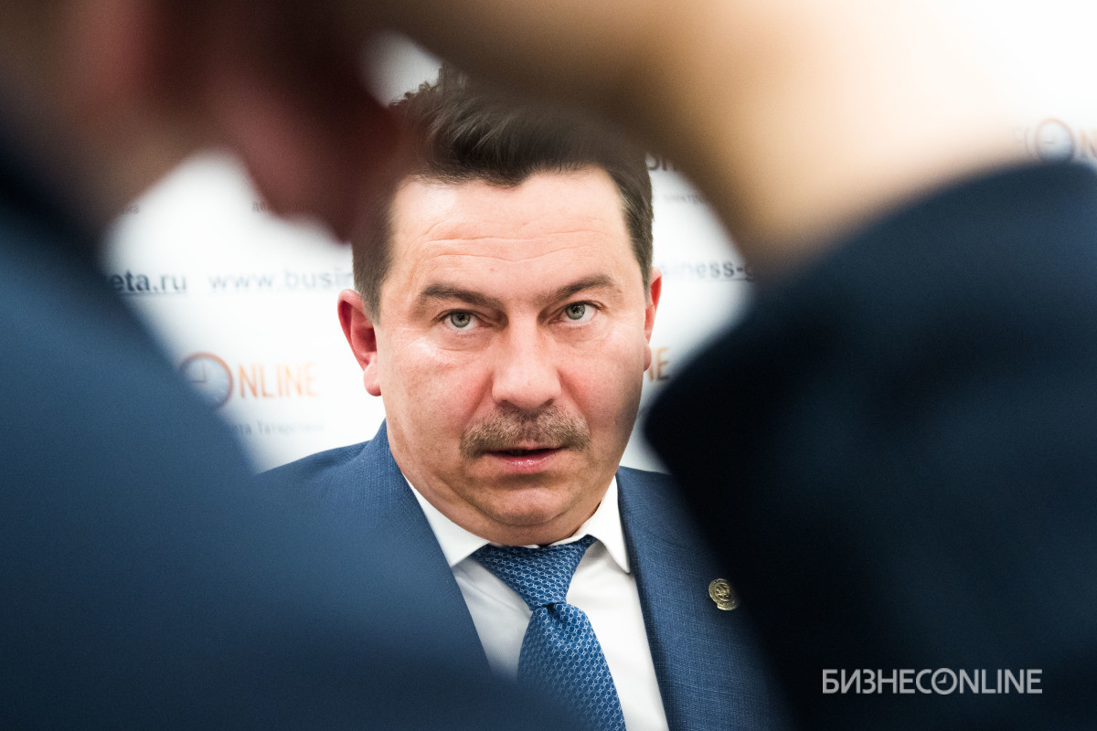 Марат Садыков во время интернет-конференции в газете "Бизнес Online"