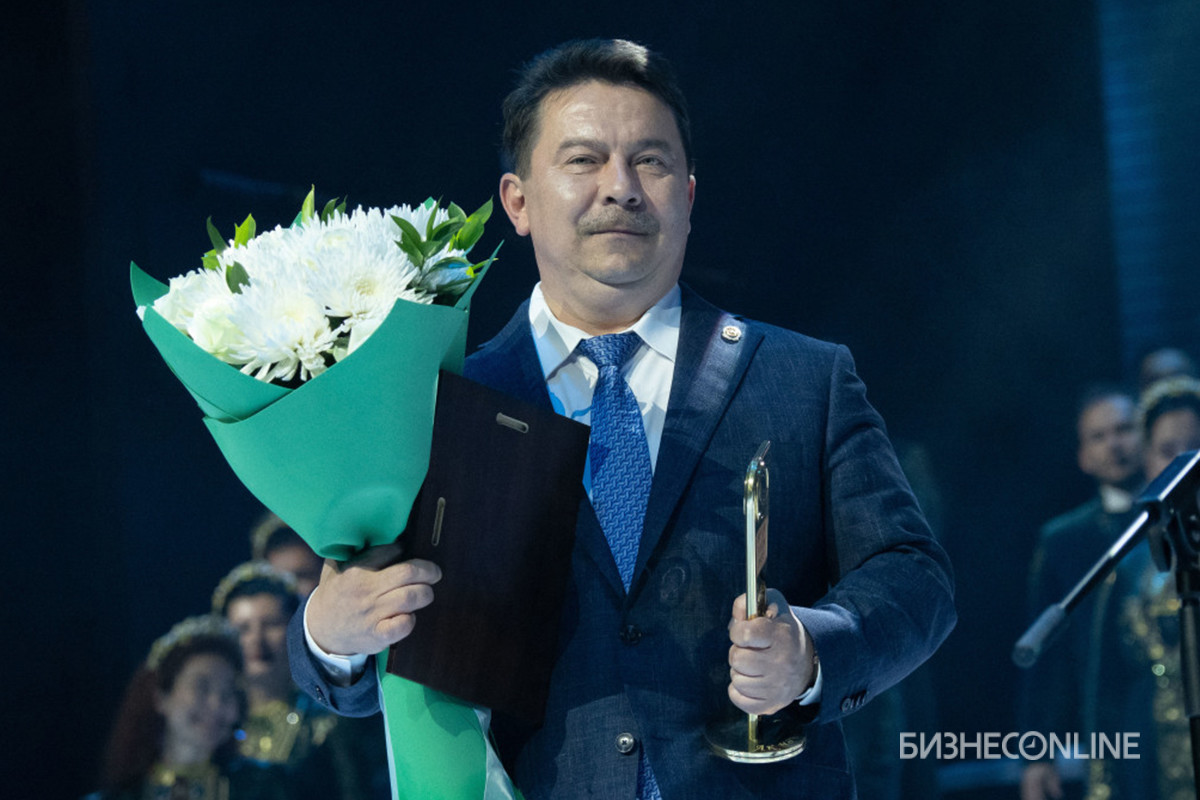 Марат Садыков на церемонии награждения победителей 14-го ежегодного конкурса "Врач года - Ак чәчәкләр"