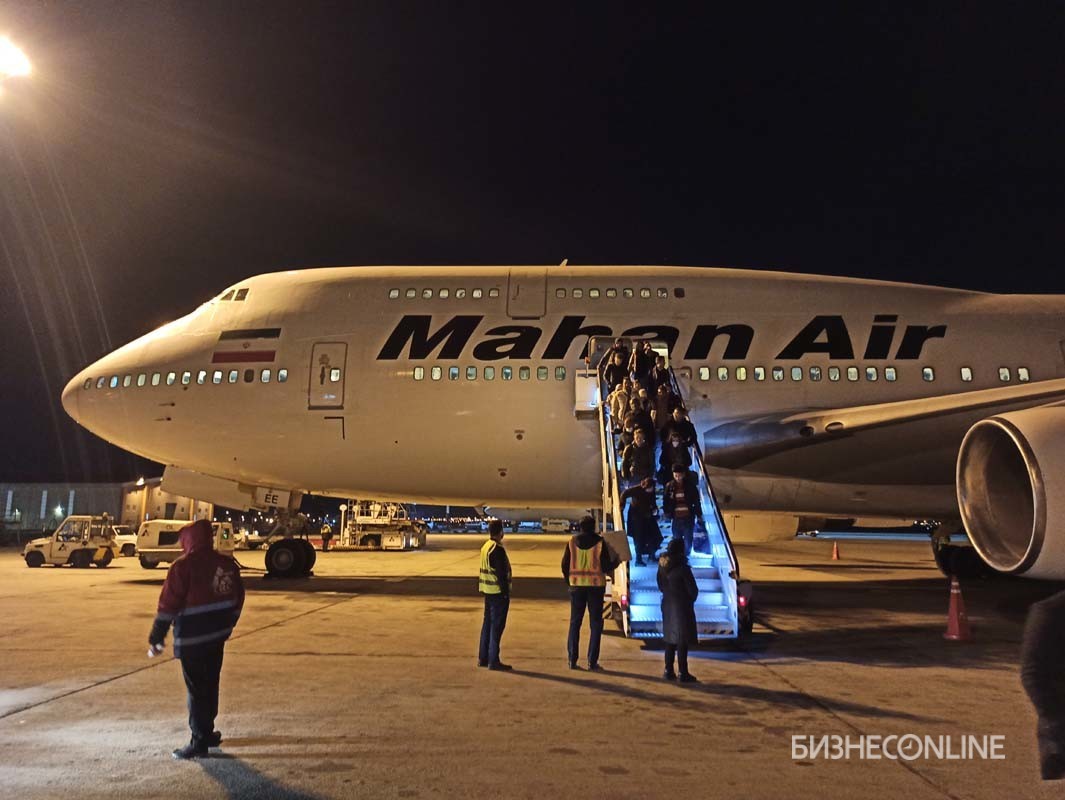 Иран начал удивлять с борта двухпалубного самолета Boeing 747-300M своей первой частной авиакомпании Mahan Air