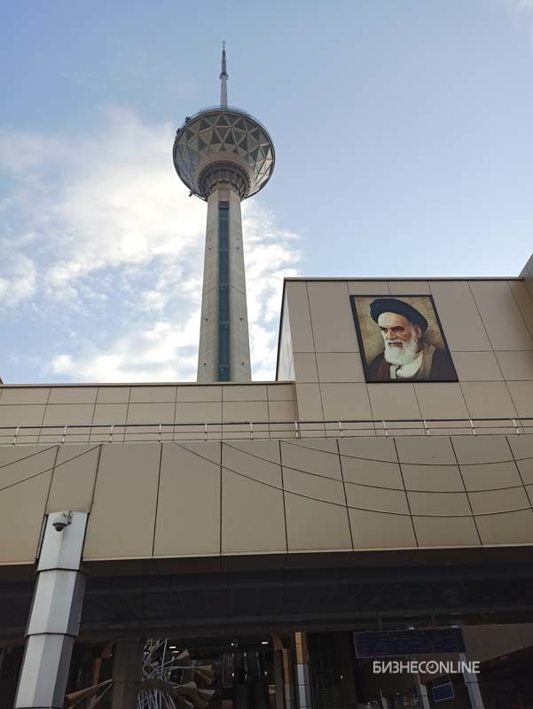 Телебашня «Бордж-е Милад» («Рождение»), самое высокое здание в Иране
