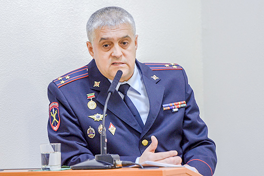 Самая яркая фигура среди наказанных, безусловно, Роберт Хуснутдинов, руководитель оперативного управления МВД