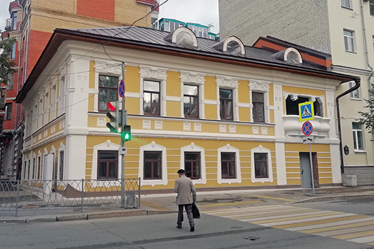 «Реставрация — это процесс не быстрый и дорогой. Например, дом на улице Жуковского мы делаем уже шесть лет, с учетом оформления всех необходимых бумаг»