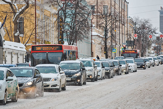 По состоянию на 1 января в Казани зарегистрировано более 440 тысяч машин. Уровень автомобилизации поднялся до отметки в 355 автомобилей на тысячу жителей