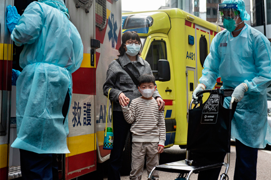 «Вирус действительно оказался очень удобным. В масштабах Китая это почти как обычный грипп, но ситуацию вокруг него намеренно раздули»