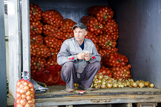 «Создание рабочих мест — это одно из условий конкурса, прописанных министерством сельского хозяйства РФ. Мы против этого, хотя бы по начинающим фермерским хозяйствам»