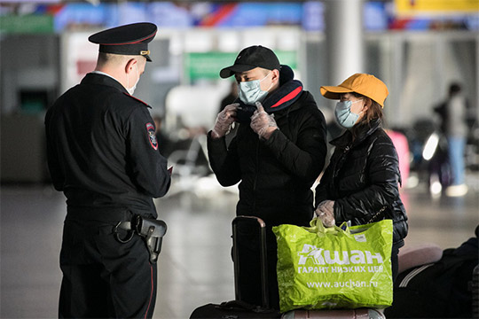 «Можно спокойно выйти – кто нас будет проверять?!»: как сидят на карантине в Татарстане