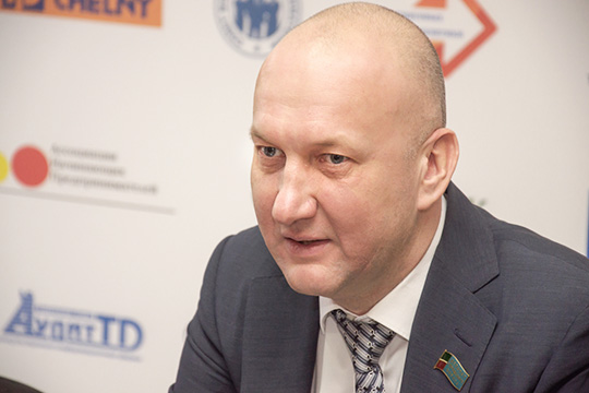 «Человек может умереть либо из-за эпидемии, либо из-за банкротства и бедности»