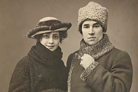 На Востоке невероятно популярны были идеи татарского революционера Мирсаида Султан-Галиева, расстрелянного в 1940 году (на фото: МирсаидСултан-Галиев с женой Фатимой Ерзиной. 1919 г.