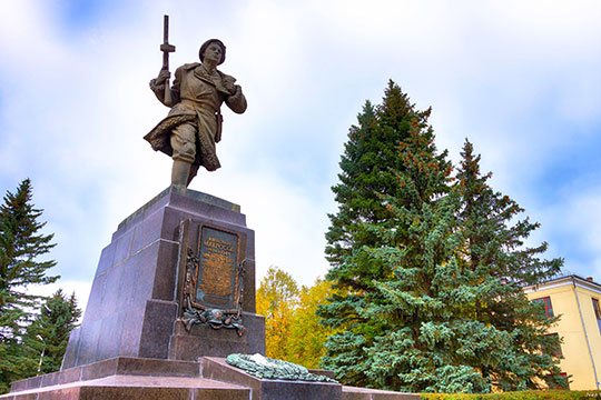 Памятник Александру Матросову в г. Великие Луки