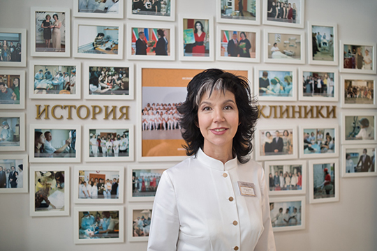 «В 2005 году я открыла первую в Казани и Татарстане Клинику Молодости и Красоты, где уже тогда применялся комплексный междисциплинарный подход к антивозрастной медицине»