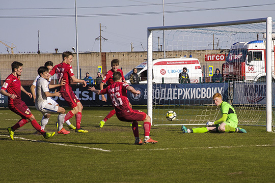 футбольный клуб КАМАЗ и ivi.ru планируют проводить совместные акции для болельщиков, где ivi будет предоставлять возможности для подписки в виде призов для аудитории клуба