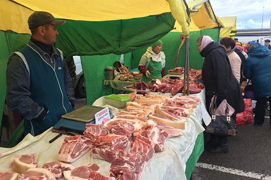 Из-за сложившегося дефицита мяса КРС средние закупочные цены на полутуши по РФ в 2019 году оказались выше значений 2018 года на 6,3% и составляют 238 рублей за кг