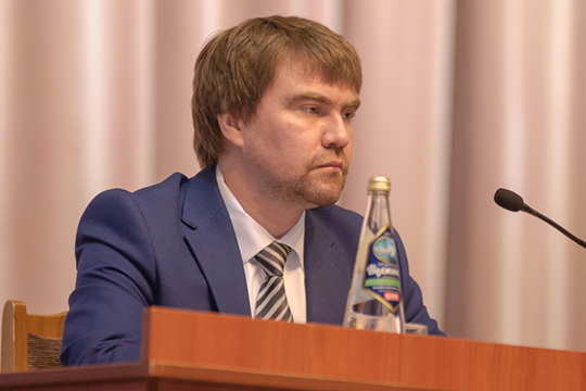 Активно муссируются слухи о том, что работой начальника горздрава Александра Николаева якобы недовольны в руководстве города и не исключено, что он может расстаться со своей должностью