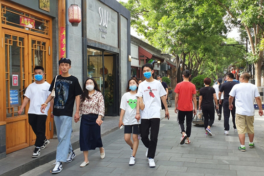 За последние пять суток в Пекине выявляется по несколько десятков случаев заражения в день. Только накануне выявлено 44 случая