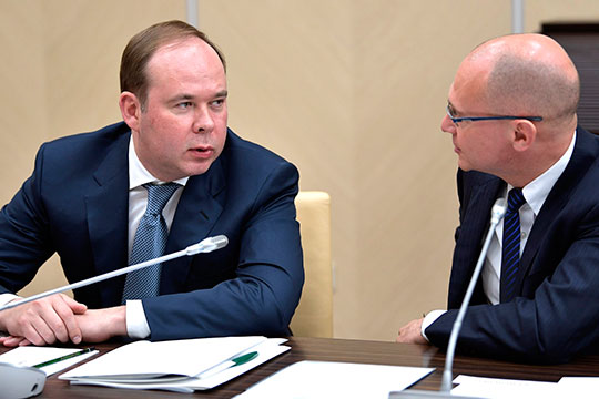 Антон Вайно (слева) и Сергей Кириенко (справа) в условиях сложной эпидемиологической ситуации сумели успешно провести кампанию и выстроить вокруг президента новую широкую коалицию