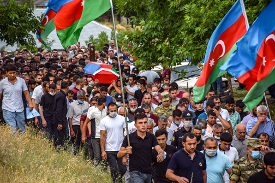 Вооруженное столкновение на границе Армении и Азербайджана началось в минувшее воскресенье и уже привело к гибели четырех военнослужащих Азербайджана