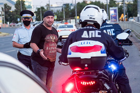 «Зрачки? Да они у меня всегда расширены!»: рейд ГИБДД против «ревущих» байкеров