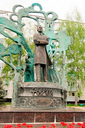 Ранее компания Алексея Западнова изготовила такие объекты как памятник Габдулле Тукаю в автограде, памятник Сергею Титову на территории КБК и другие