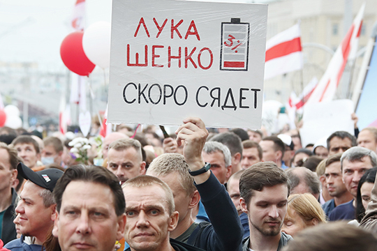 «Как крысы разбежались»: на 15-й день протестов Лукашенко взял в руки автомат
