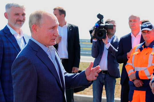 «Обязательства перед Беларусью Россия исполнит»: Путин готов ввести войска?