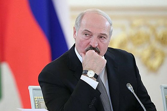 «Вы меня критикуете за то, что я с автоматом бегаю по улицам и готов стрелять в народ...»