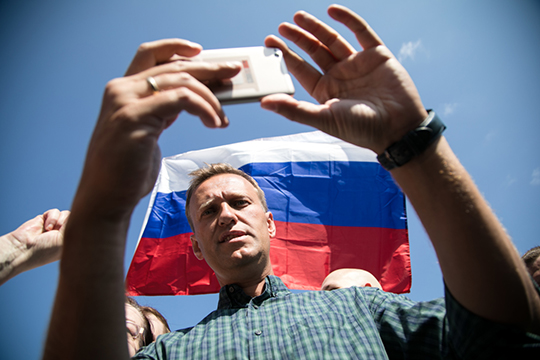 «Сегодня со стороны противников Путина и Кремля сложилась очень четкая схема произошедшего с Навальным. Логичная, внутренне мало противоречивая и она максимально будет раскручена»