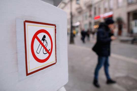 На самом деле курить меньше не будут, а будут больше привозить контрабандных сигарет, да и внутри страны будет контрабанда